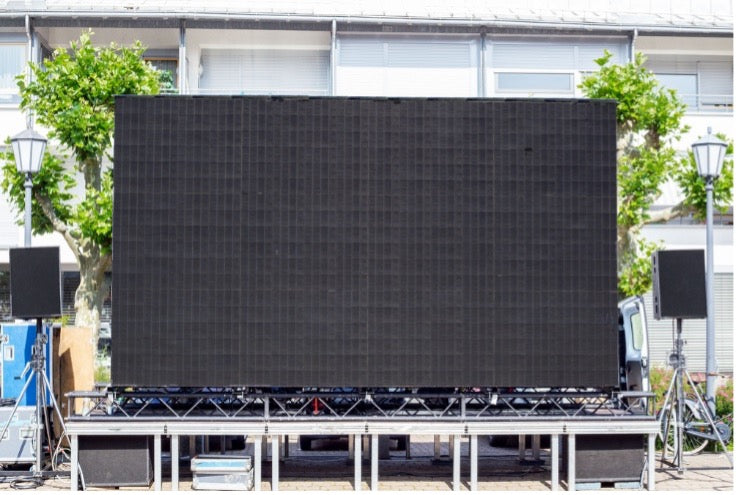 Open-air public screen